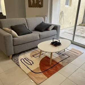  Appartement Avec Cour En Centre France